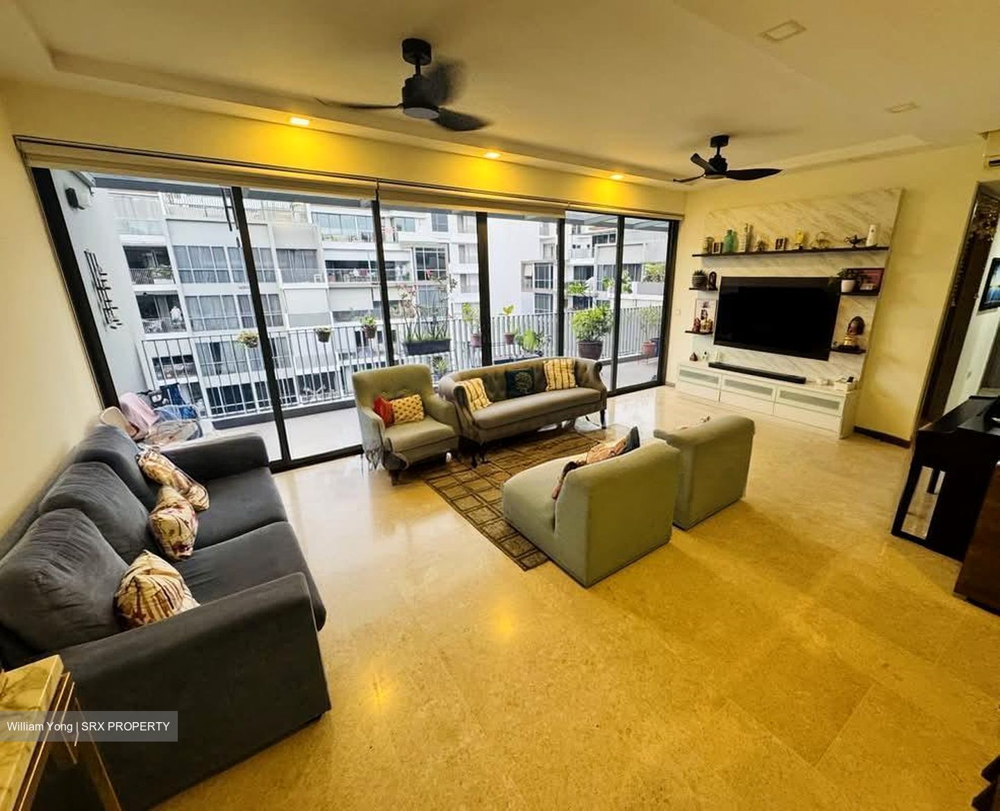 Stratum (D18), Condominium #556410081